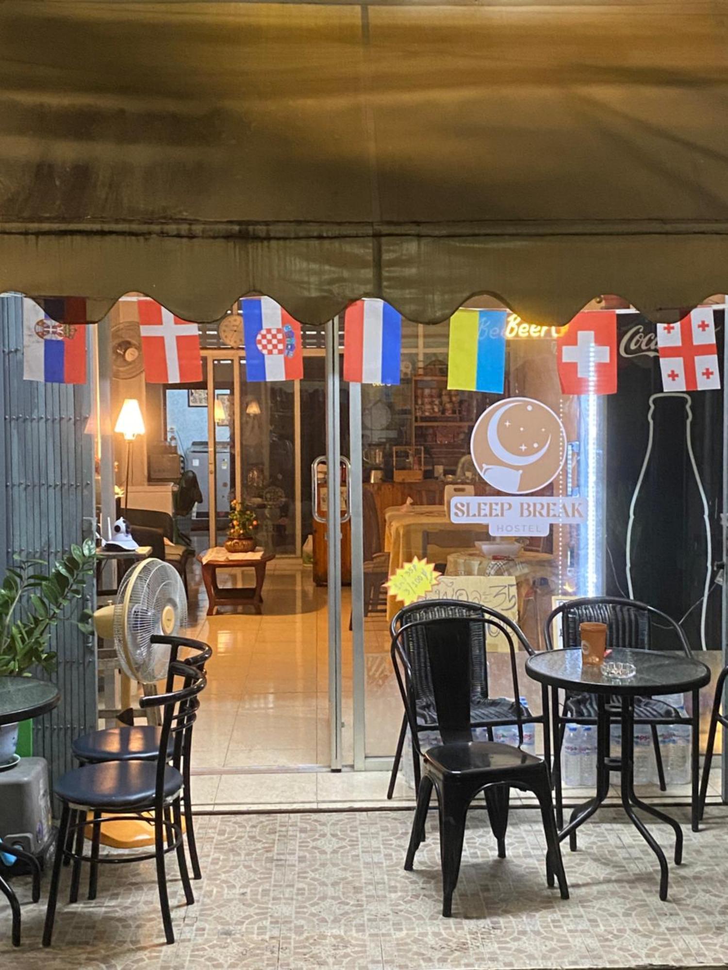 Sleep Break Hostel Sathon Bangkok Exterior foto